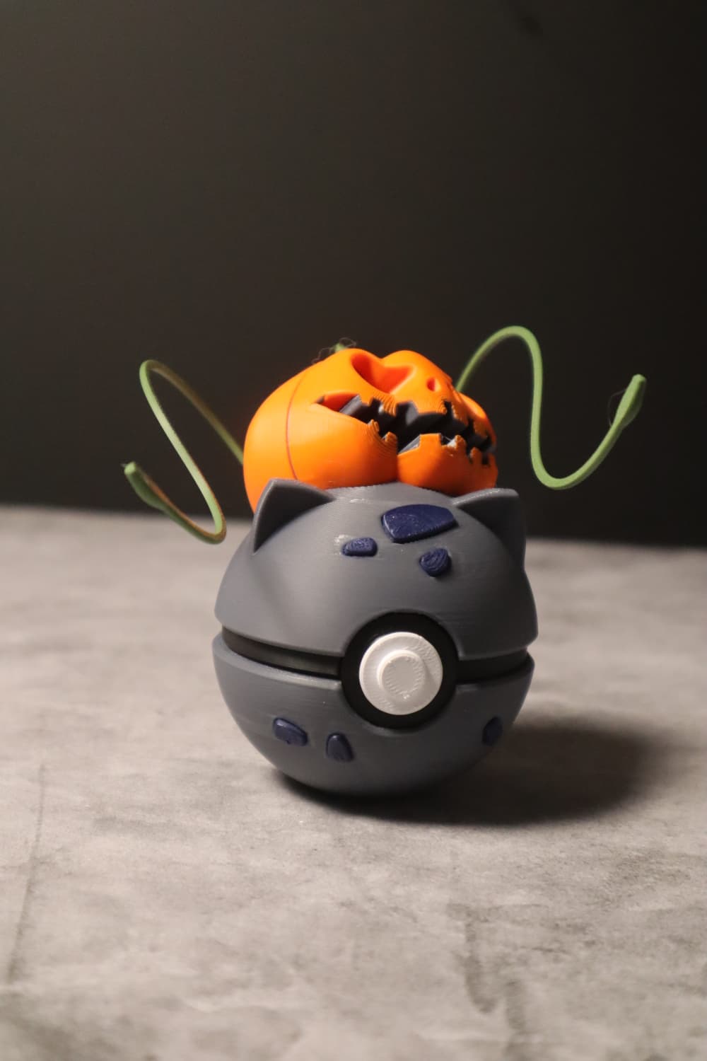 Bulbasaur Halloween Pumpkin Display Sphere