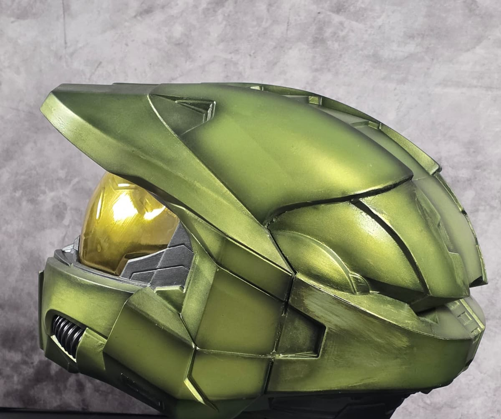 Master Chief Helmet Replica – Hand-Finished Halo Cosplay Helmet