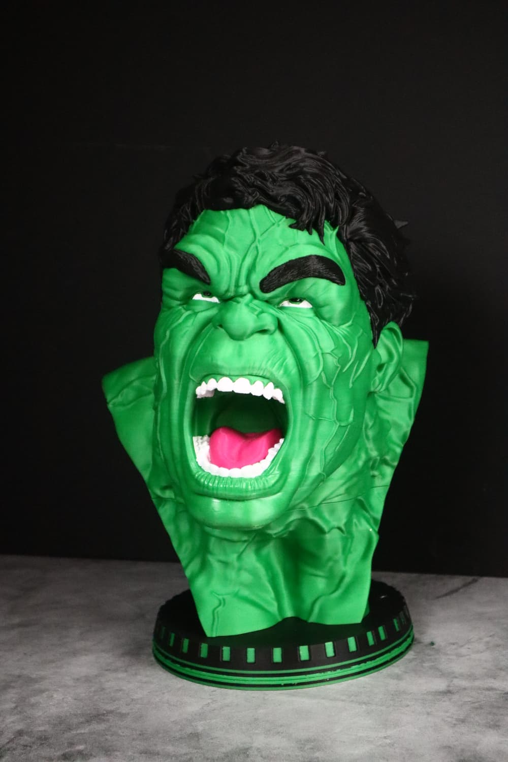 Hulk Roaring Collector Bust