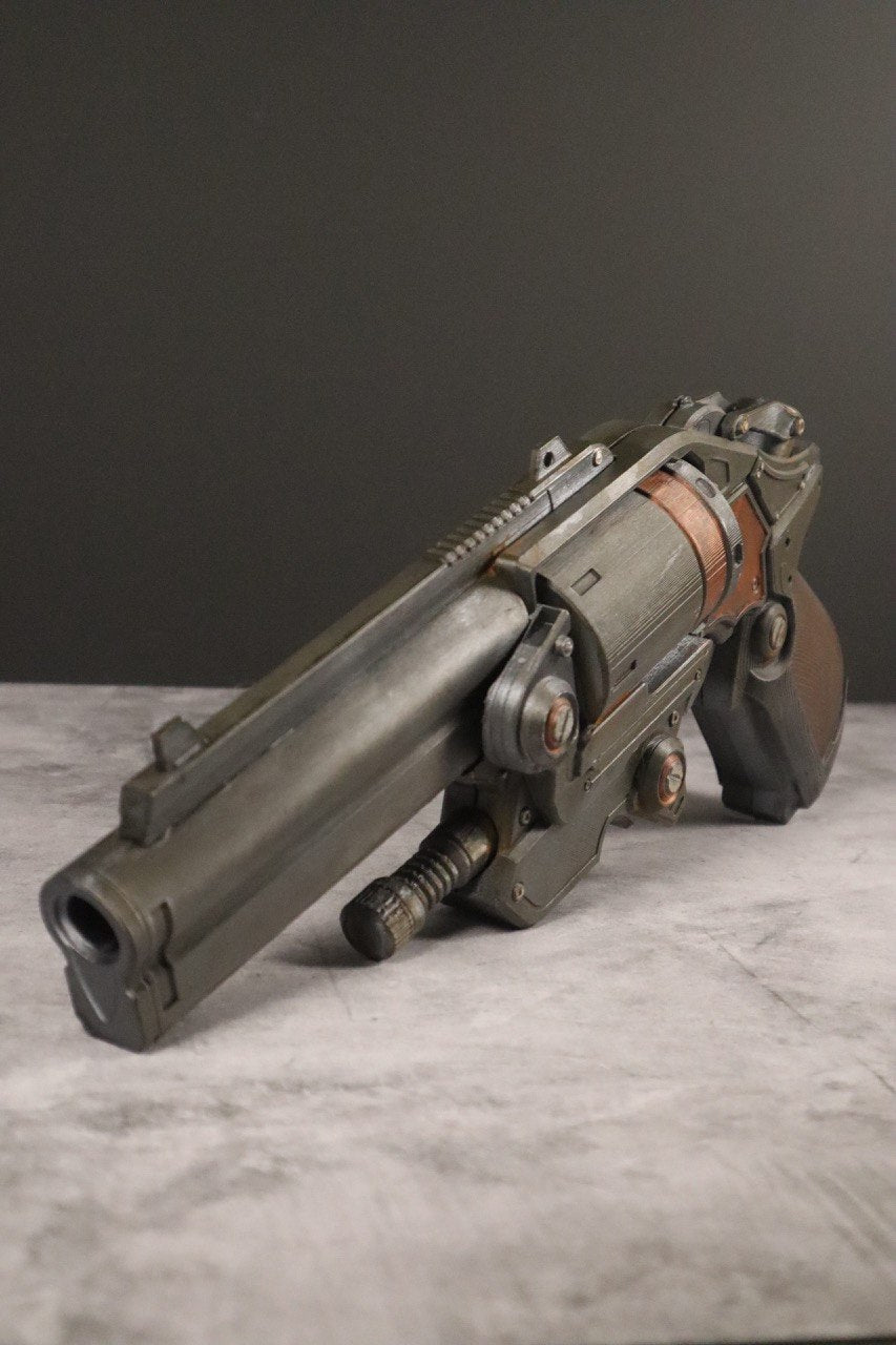 Gears of War Boltok Pistol replica